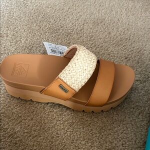 New in box Reef Women's Tan and Cream Slide Sandals
